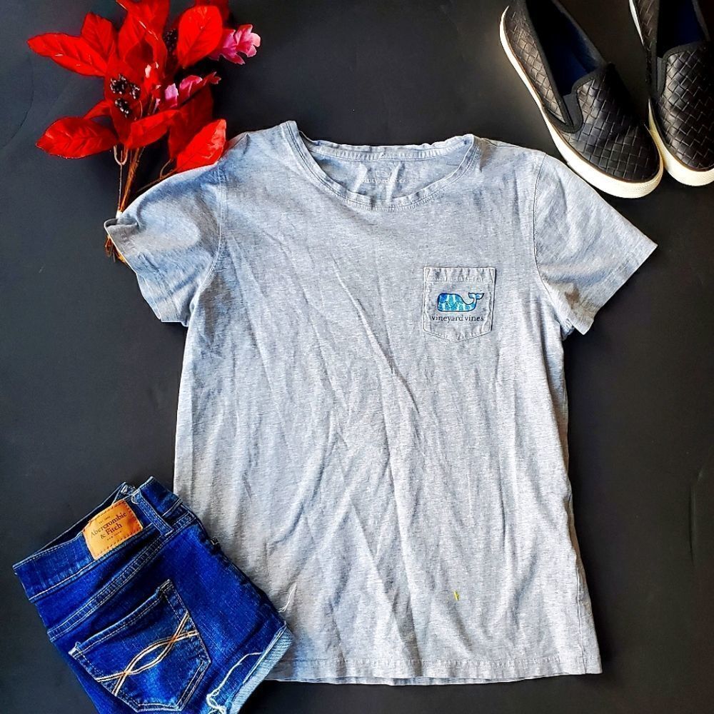 Vineyard Vines T Shirt